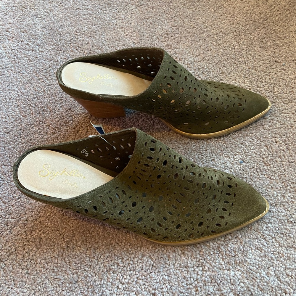 Slip on heeled shoes. Size 8.5